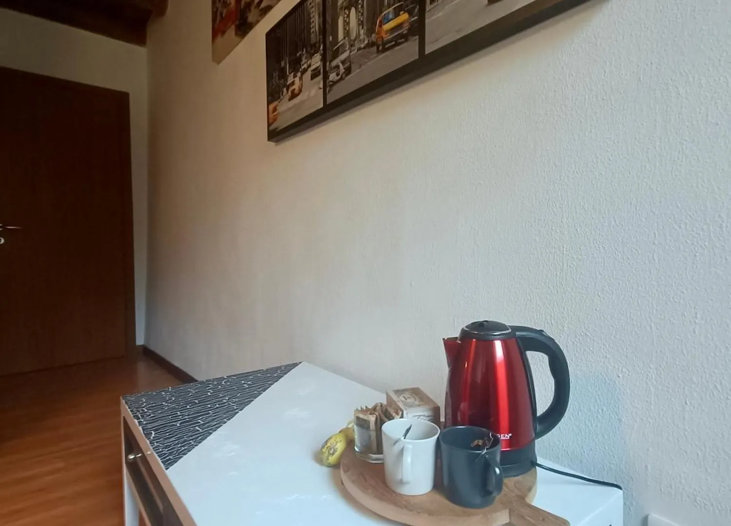 ベッド・アンド・ブレックファスト Borgo Lungofiume B&B Valbrenta
